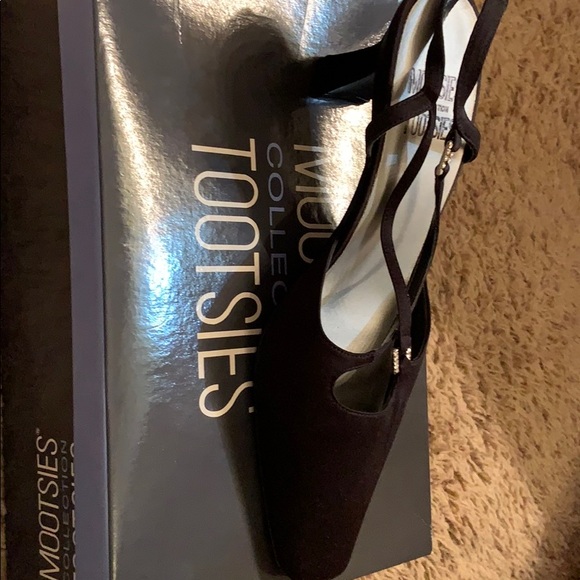 Shoes - Picture 2 of 3